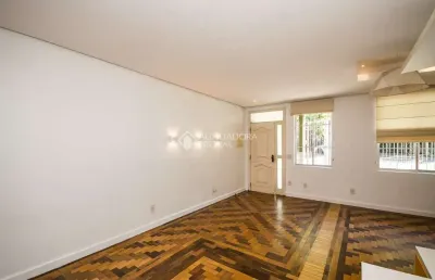 Casa em condomínio fechado com 2 quartos para alugar na rua cabral, 1597, bela vista, porto alegre, 94 m2 por r$ 4.600