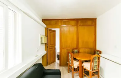Apartamento com 1 quarto para alugar na rua duque de caxias, 1735, centro histórico, porto alegre, 42 m2 por r$ 2.100