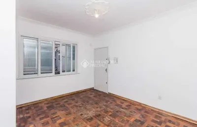 Apartamento com 2 quartos para alugar na rua coronel fernando machado, 623, centro histórico, porto alegre, 60 m2 por r$ 1.600