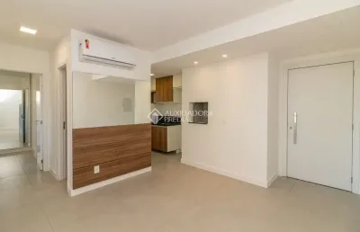 Apartamento com 2 quartos para alugar na rua santana, 1092, farroupilha, porto alegre, 57 m2 por r$ 3.300