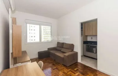 Apartamento com 1 quarto para alugar na rua general vitorino, 216, centro histórico, porto alegre, 42 m2 por r$ 2.000