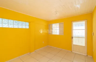 Casa em condomínio fechado com 3 quartos para alugar na rua coronel neves, 430, medianeira, porto alegre, 56 m2 por r$ 1.885