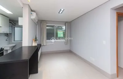 Apartamento com 2 quartos para alugar na avenida bento gonçalves, 8807, partenon, porto alegre, 56 m2 por r$ 2.500