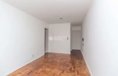 Apartamento com 1 quarto para alugar na rua guilherme alves, 469, jardim botânico, porto alegre, 32 m2 por r$ 850