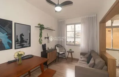 Apartamento com 2 quartos para alugar na rua dos andradas, 766, centro histórico, porto alegre, 45 m2 por r$ 2.000