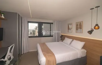 Flat com 1 quarto para alugar na rua professor duplan, 50, rio branco, porto alegre, 27 m2 por r$ 3.700