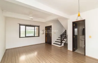 Casa em condomínio fechado com 3 quartos para alugar na avenida engenheiro ludolfo boehl, 387, teresópolis, porto alegre, 197 m2 por r$ 3.790