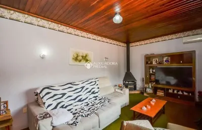 Casa em condomínio fechado com 4 quartos para alugar na rua coronel massot, 1583, cristal, porto alegre, 500 m2 por r$ 4.500