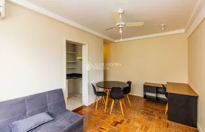 Apartamento com 1 quarto para alugar na avenida independência, 482, independência, porto alegre, 77 m2 por r$ 2.300