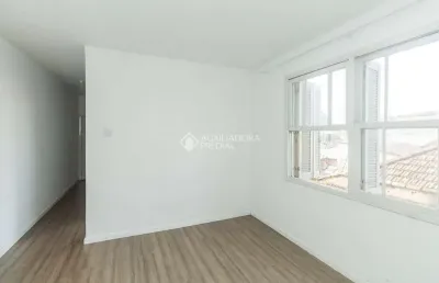 Apartamento com 2 quartos para alugar na avenida assis brasil, 2052, cristo redentor, porto alegre, 74 m2 por r$ 1.350