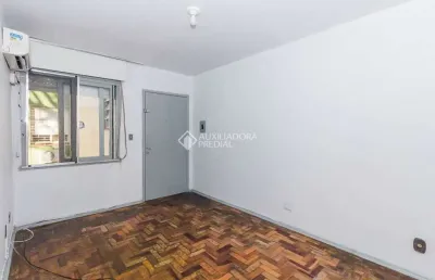 Apartamento com 2 quartos para alugar na avenida clóvis paim grivot, 450, humaitá, porto alegre, 55 m2 por r$ 1.150