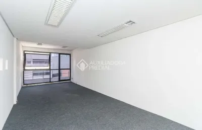 Sala comercial para alugar na rua dos andradas, 1248, centro histórico, porto alegre, 93 m2 por r$ 1.395