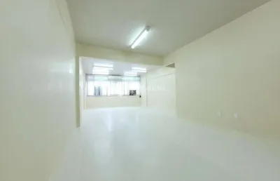 Sala comercial para alugar na praça osvaldo cruz, 15, centro histórico, porto alegre, 50 m2 por r$ 1.300