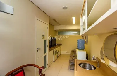 Sala comercial para alugar na rua dos andradas, 1781, centro histórico, porto alegre, 47 m2 por r$ 1.200