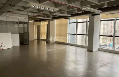 Ponto comercial para alugar na rua dos andradas, 1001, centro histórico, porto alegre, 455 m2 por r$ 7.000