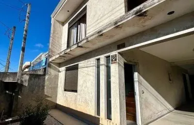 Casa com 2 quartos à venda na rua jussara, 3138, sítio cercado, curitiba, 188 m2 por r$ 657.000