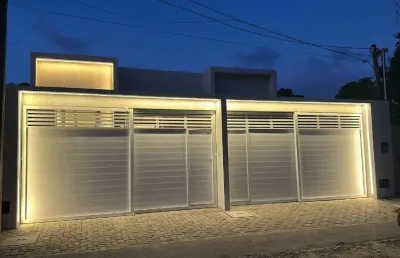 Casa nova com piscina, há 5 minutos da praia do cabo branco.