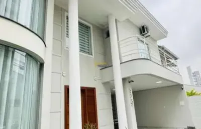 Casa com 03 dormitórios sendo 01 suíte à venda, 180 m² por r$ 1.750.000,00 - são judas - itajaí/sc