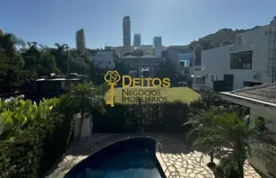 Casa de alto padrão para alugar, 400m² por r$ 40.000,00 - praia brava - itajaí/sc