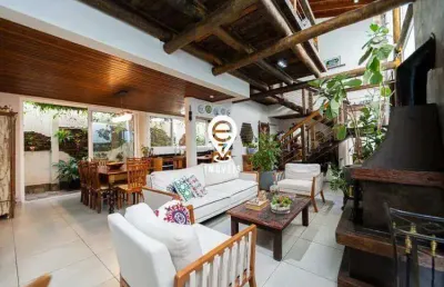 Linda casa para venda de 4 dormitórios no planalto paulista !