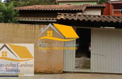 Casa linear de 3 quartos e 1 suíte na praça da furunfa