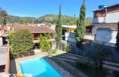 Casa na chácara do paraíso com 3 quartos, piscina e sauna