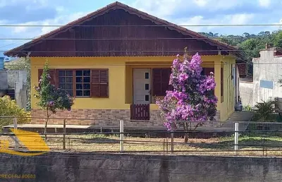 Casa com 2 quartos à venda na Rua Jones Mendes Muniz, 16, Campo do Coelho, Nova Friburgo