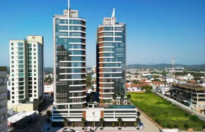Apartamento de luxo no centro de balneário piçarras