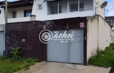 Casa solta 3/4 à venda em ótima localização de buraquinho