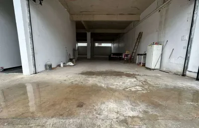 Se você é um empreendedor em busca do espaço ideal para o seu negócio decolar, não procure mais!  esta é a oportunidade que você estava esperando.  este amplo lojão de aproximadamente 300m² na promiss