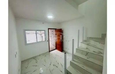 Oportunidade !! sobrado individual 02 dormitórios , bairro maracanã, 300m da praia .