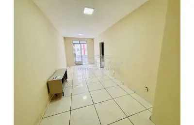 Apartamento amplo, 01 dormitório, locação definitiva ou venda, 130m da praia, bairro guilhermina, praia grande sp.