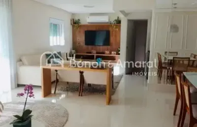Apartamento com 3 quartos e 5 banheiros à venda, 131 m²