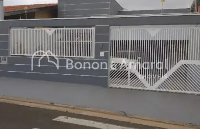 Casa térrea com 3 dormitórios, sendo uma suíte, com 205m² de construção em barão geraldo - campinas.