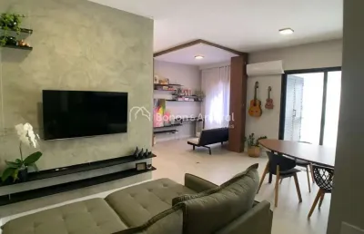 Apartamento mobiliado à venda, com 3 quartos, 1 suíte, varanda gourmet e 2 vagas de garagem no swiss park