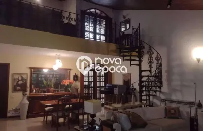 Casa com 4 quartos à venda na Rua Canavieiras, Grajaú, Rio de Janeiro