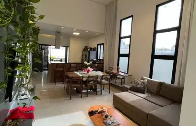 Casa / sobrado em condomínio no residencial flor d aldeia em holambra