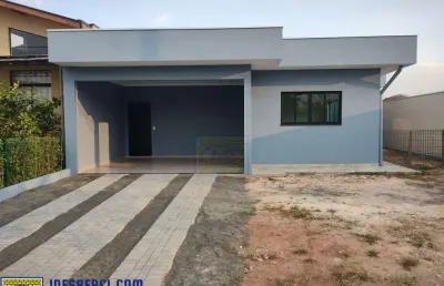Casa / sobrado em condomínio no residencial portal do sol em holambra