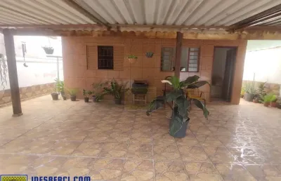 Casa com 2 quartos à venda na Rua Cabreúva, 143, Parque dos Ipes, Holambra