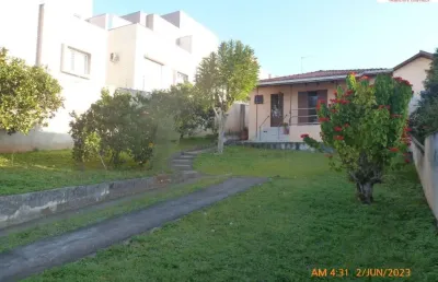 Casa a venda no bairro uberaba próxima ao clube nikei
