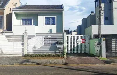 Sobrado a venda no bairro uberaba, próximo ao clube nikei
