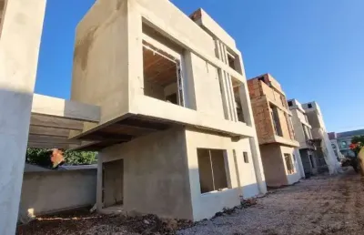 Casa com 3 quartos à venda na Rua Raggi Izar, 1359, Hauer, Curitiba
