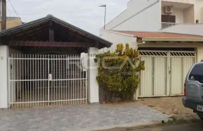 Casa padrão à venda em santa felicia, são carlos: 2 dormitórios, cozinha, lavanderia e sala.