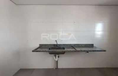 Excelente apartamento com 3 dormitorios, sendo 1 suite, varanda, ótima localização