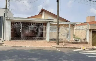 Casa com 3 quartos à venda na Avenida Grécia, 628, Vila Prado, São Carlos