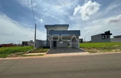 Maravilhosa casa à venda no condomínio jardim jóckei club a