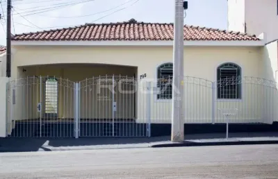 Linda casa à venda na vila são josé, são carlos - 3 dormitórios, edícula e piso de madeira