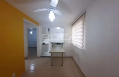 Apartamento de 2 dormitórios com armários no distrito industrial miguel abdelnur
