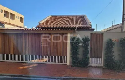 Casa padrão à venda no jardim lutfalla, são carlos: 3 dormitórios, suíte, 2 garagens cobertas.