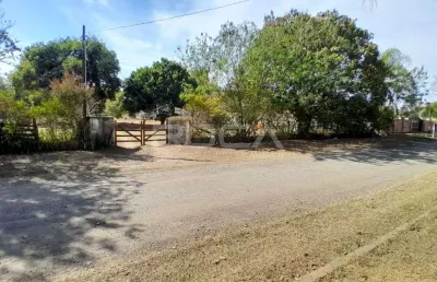 Encantadora chácara em condomínio com piscina e campo de futebol em são carlos